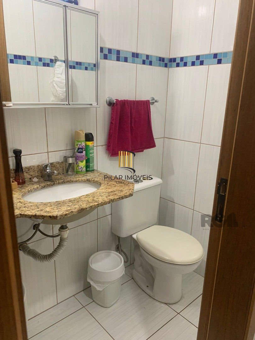 Casa 3 dormitórios no bairro Hípica