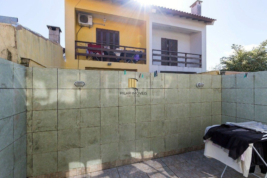Casa para Venda - 124m², 2 dormitórios, sendo 1 suites, 2 vagas - Hípica