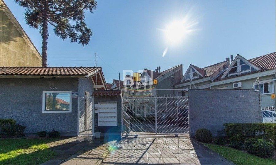 Casa em condomínio para Venda com 3 dormitórios, sendo 1 suites e 2 vagas no bairro Cristal