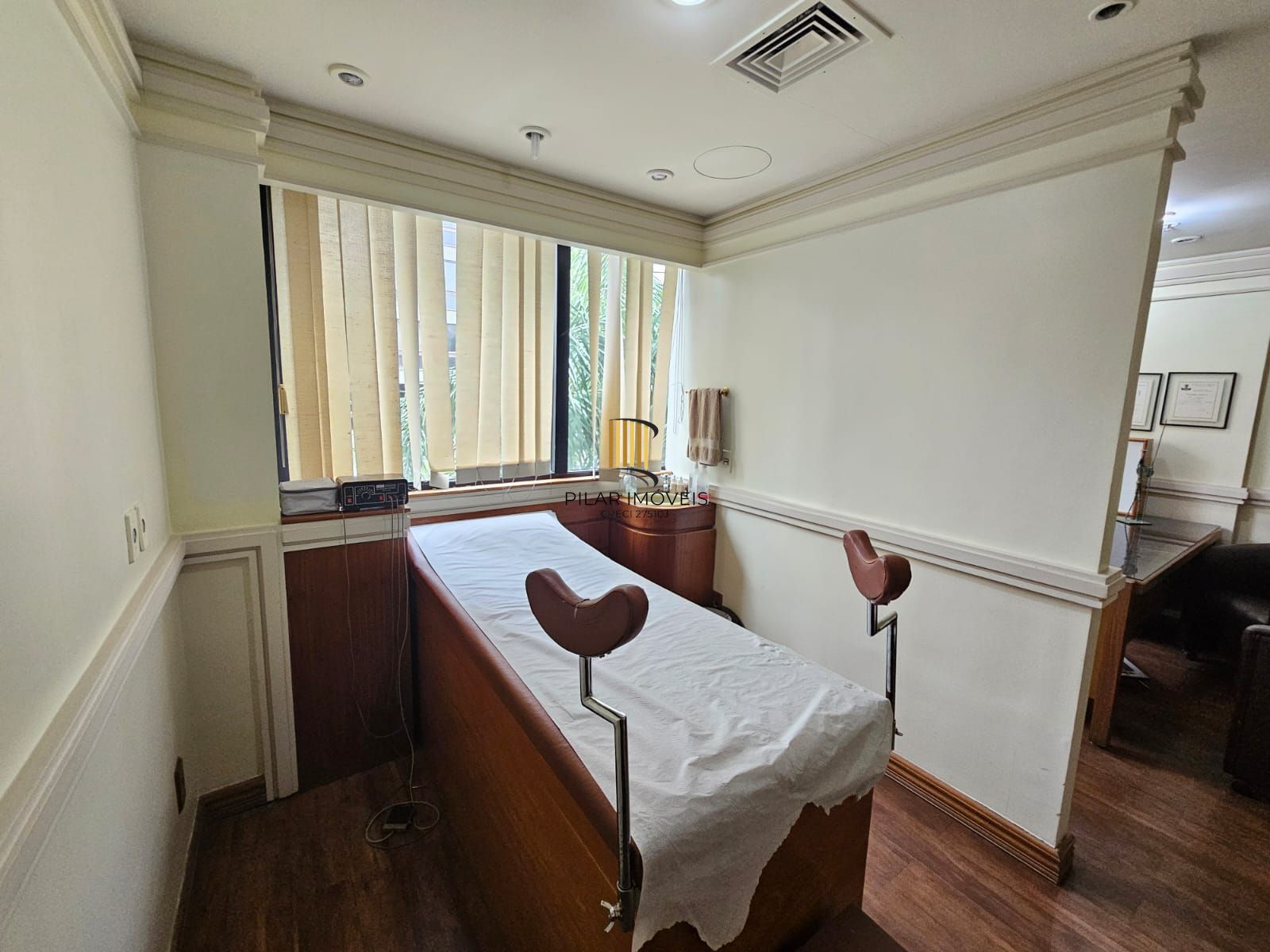 Sala comercial a 1 quadra do Parcão