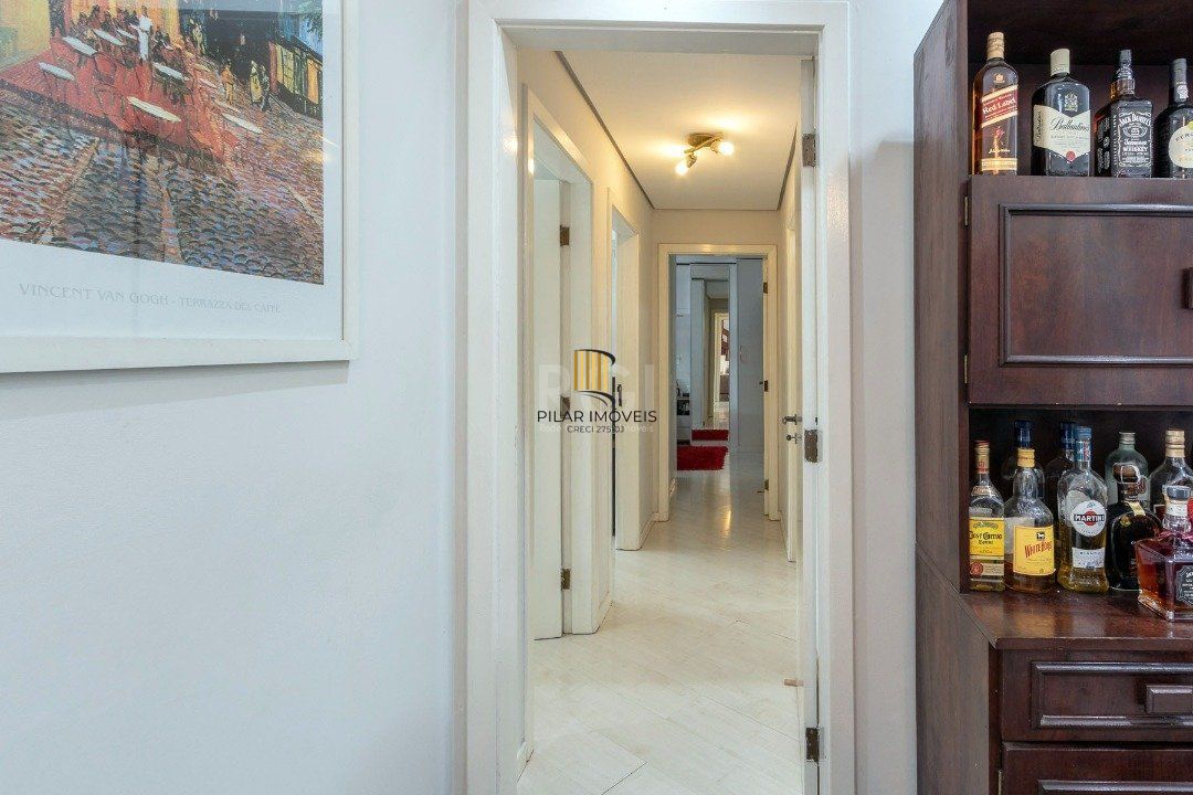 Cobertura para Venda - 255m², 3 dormitórios, sendo 1 suites, 2 vagas - Praia de Belas