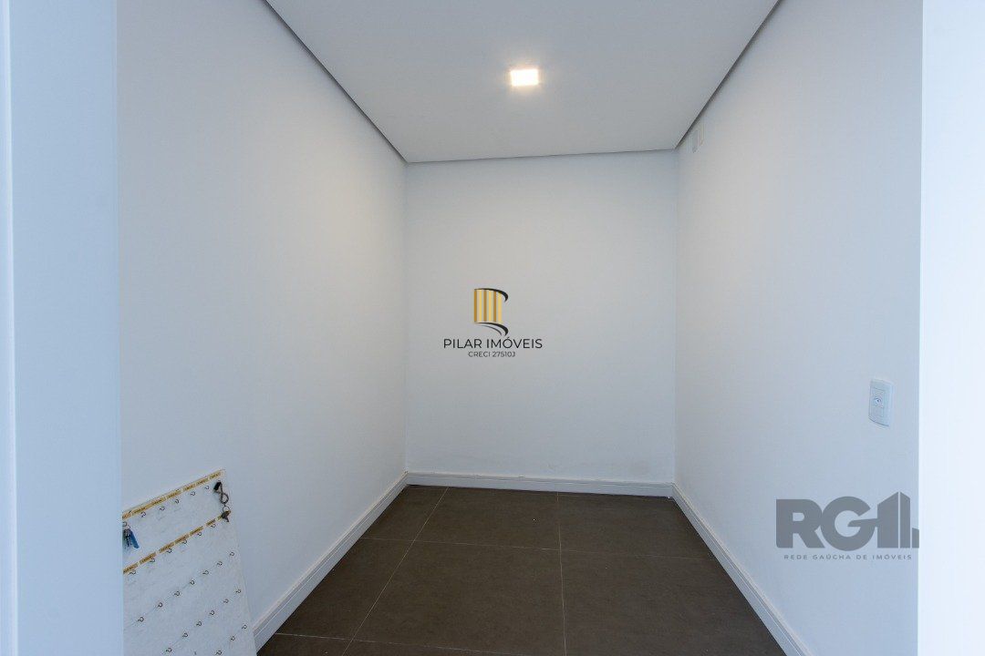 Casa mobiliada no Condomínio Las Rocas com 3 suítes,