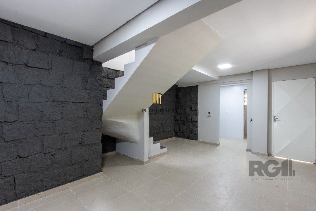 Casa | 3 quartos | 2 Suítes | 4 vagas cobertas | 260m2 Privativos | Bairro Santa Tereza