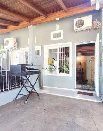 Casa 2 dormitórios no bairro Jardim Leopoldina