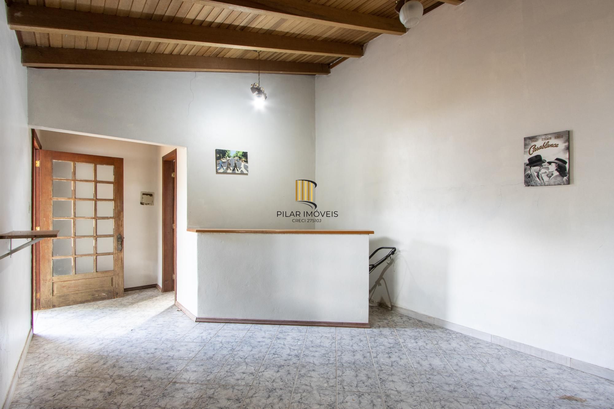 Casa em Vila Nova, Porto Alegre! Com 160m² de área privativa e um total de 899m²