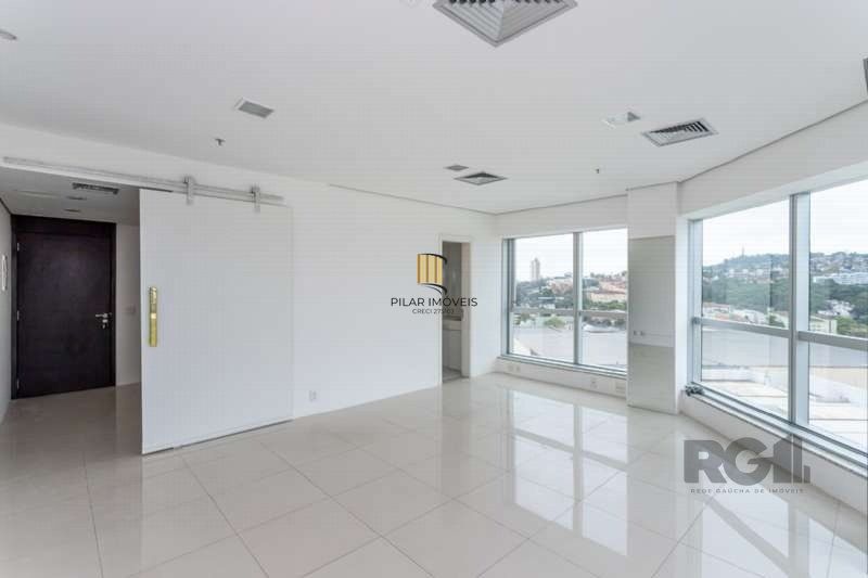 ferece 42m² de área privativa com vista para o Jockey Club e Pontal Shopping.