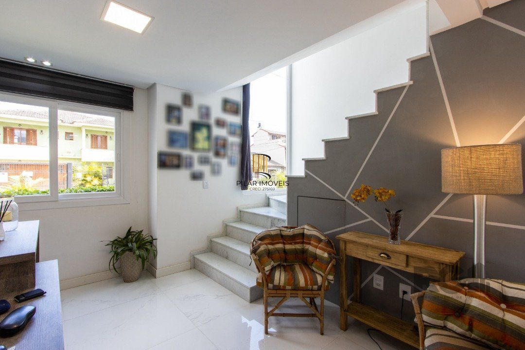 Casa 2 dormitórios no bairro Hípica