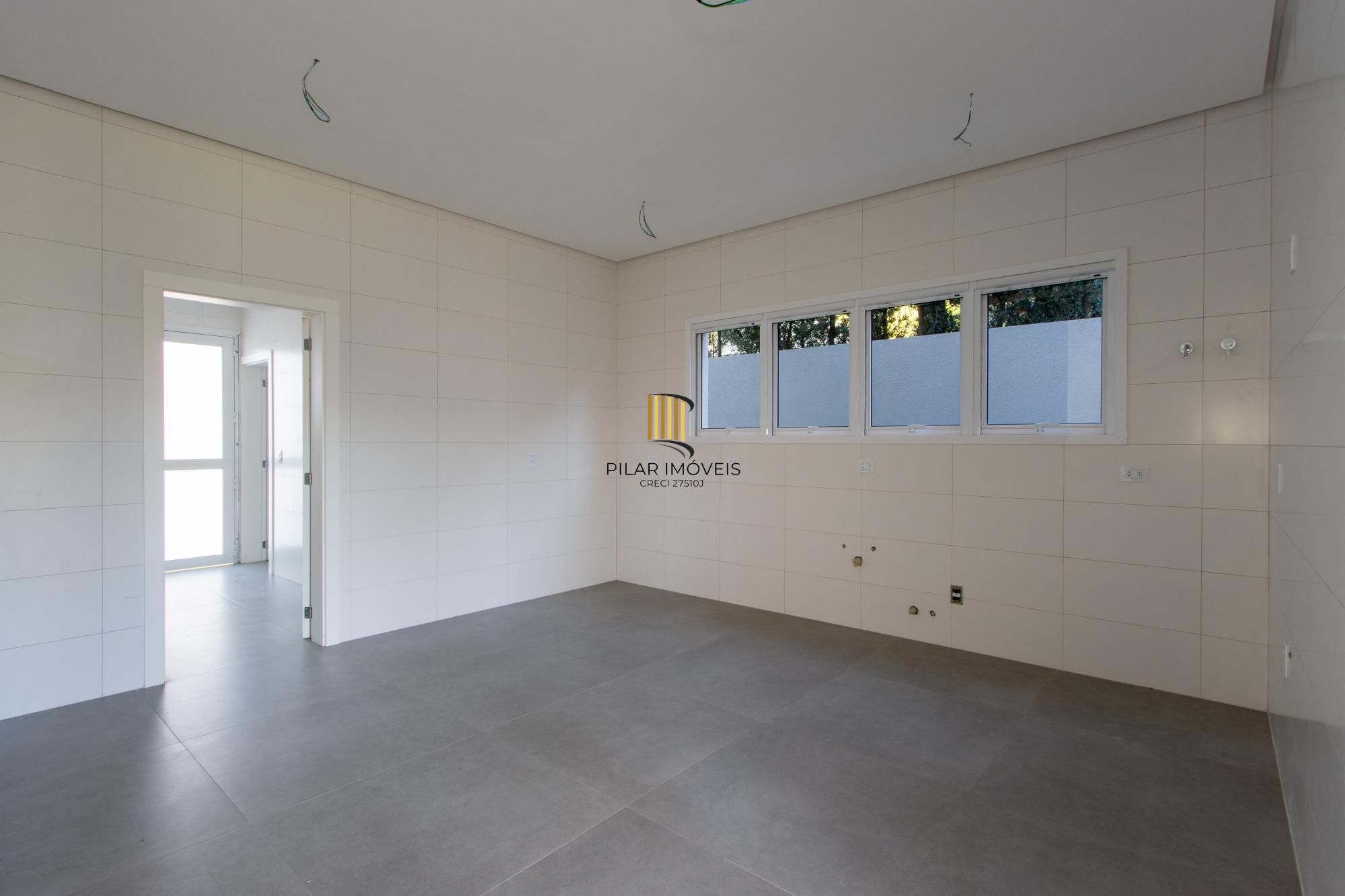 Linda Casa de 5 suítes com fundos Lago no TerraVille