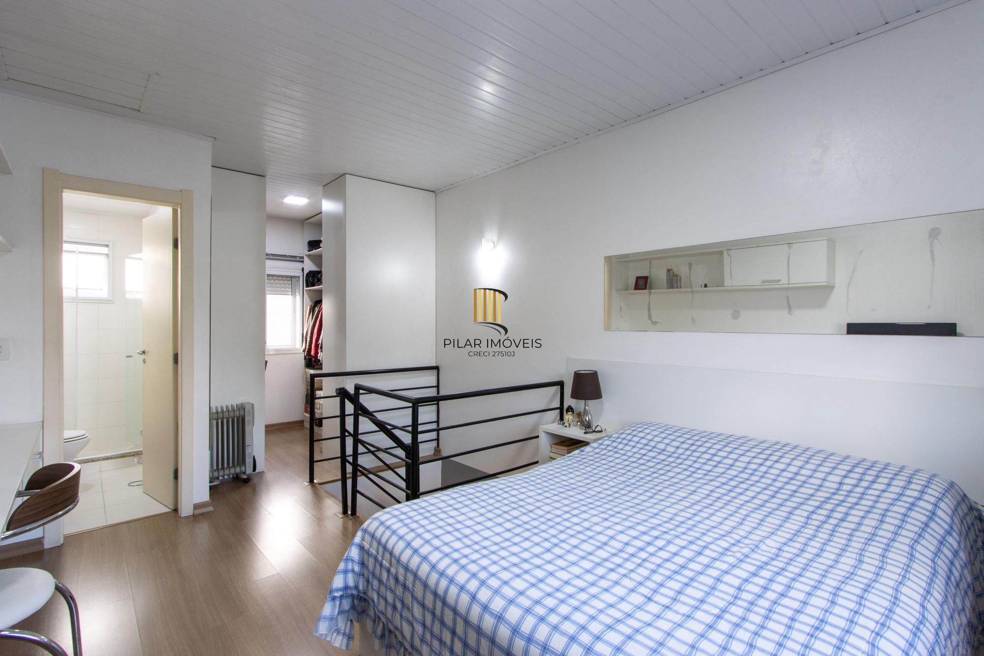 Casa de Condomínio 3 dormitórios no bairro Cavalhada