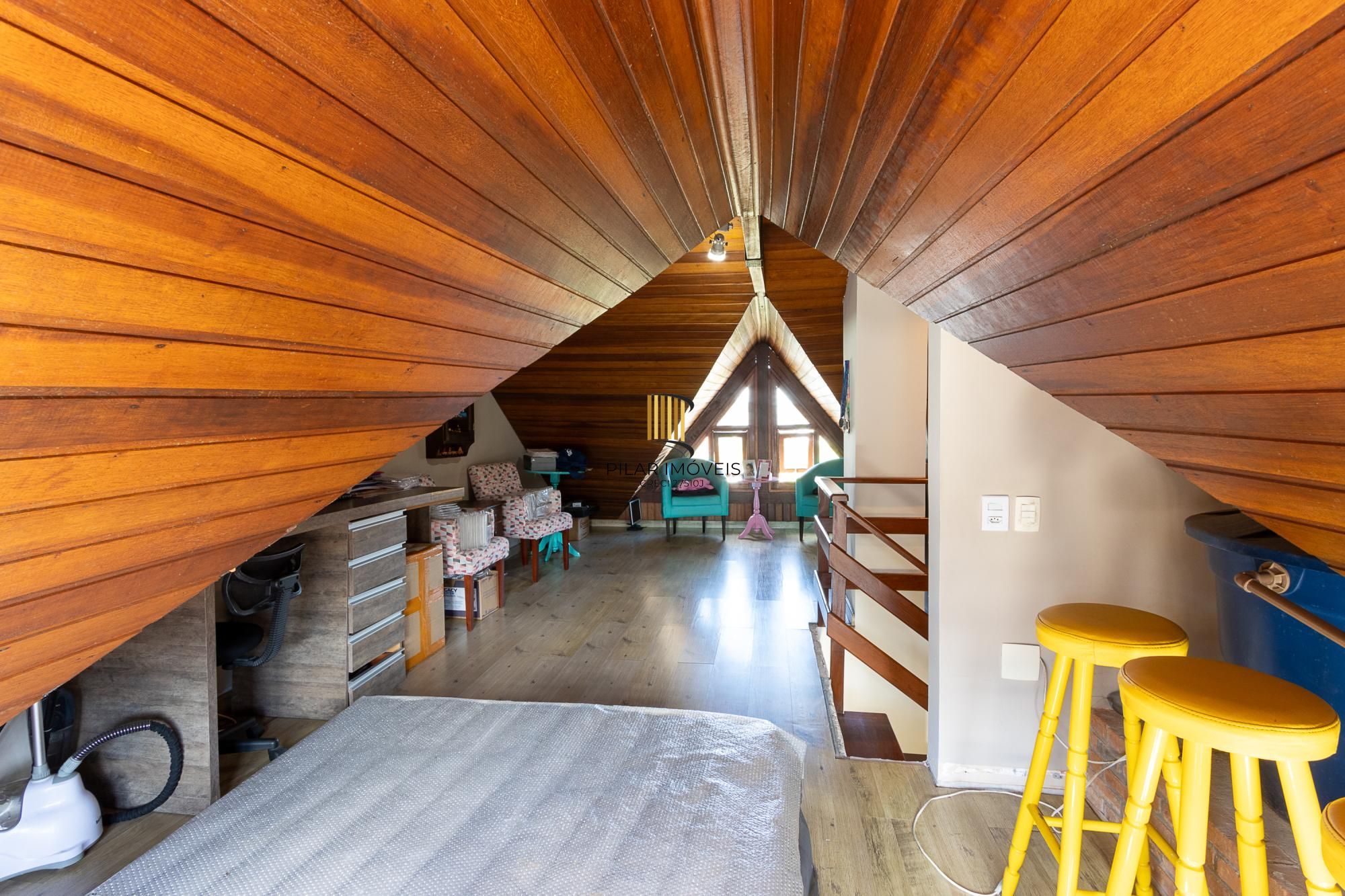 LINDA CASA NA HÍPICA