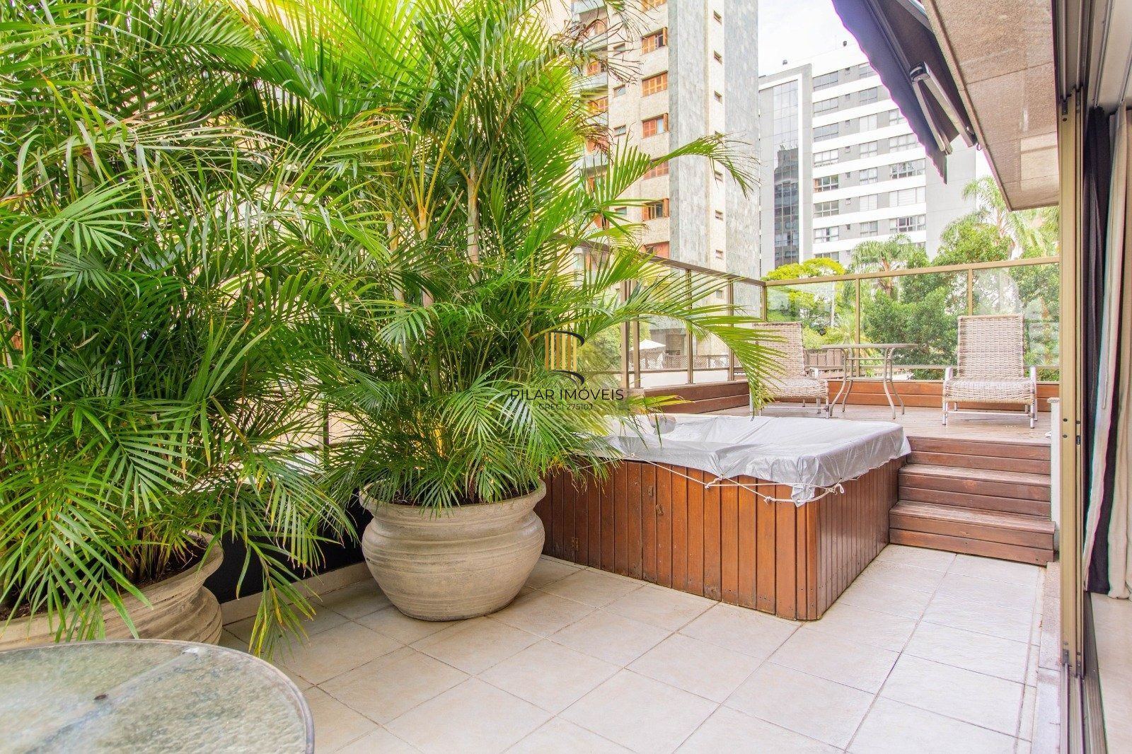 Apartamento Garden com 202m² e 3 dormitórios, 3 suítes, 3 vagas