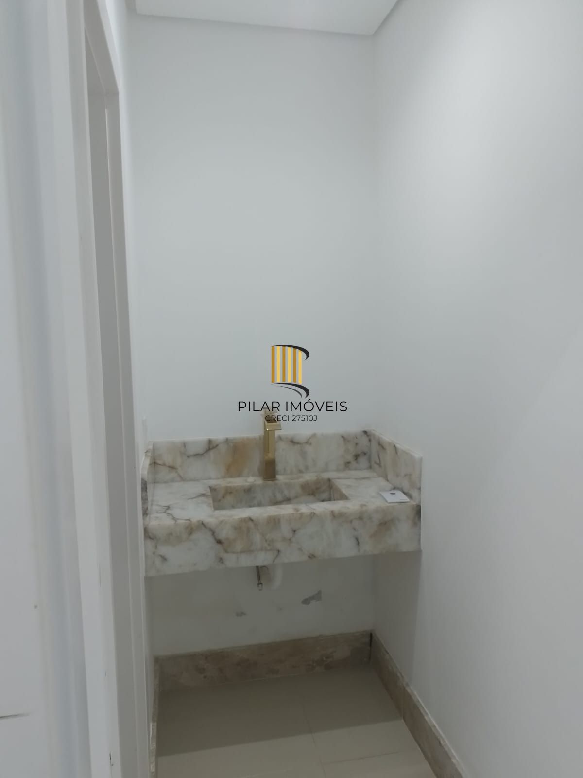Excelente Casa à Venda no Condomínio Terra Ville