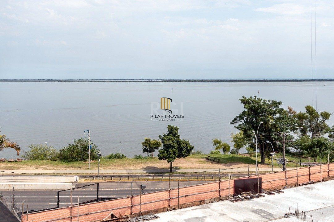 Cobertura para Venda - 255m², 3 dormitórios, sendo 1 suites, 2 vagas - Praia de Belas