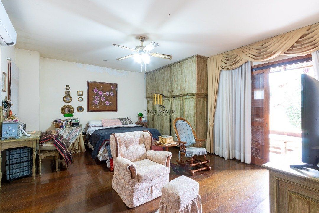 Casa Condominio para Venda - 386m², 3 dormitórios, sendo 2 suites, 2 vagas - Espirito Santo