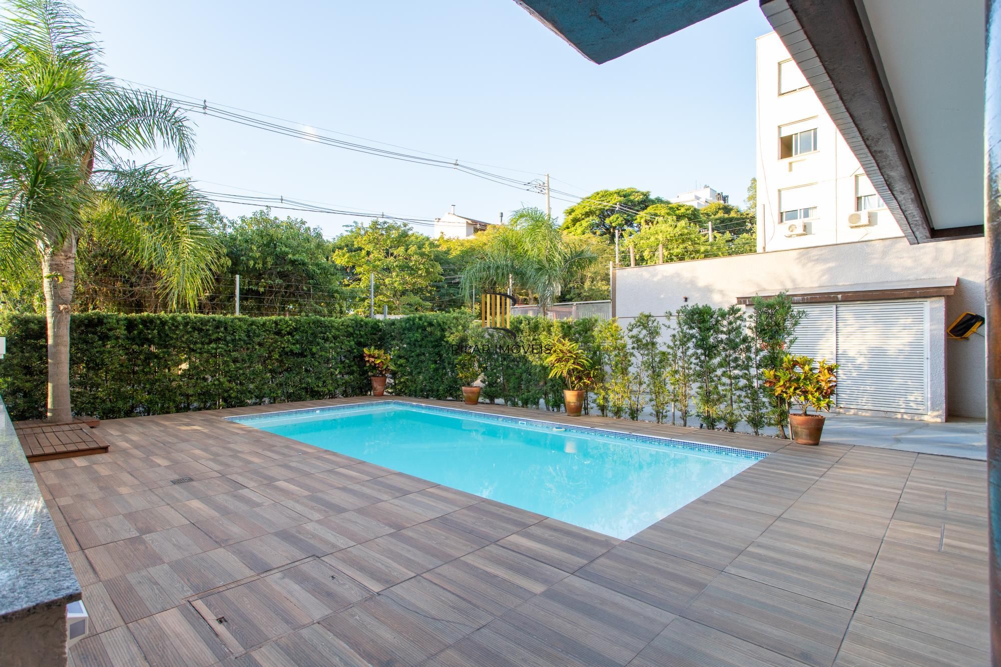Excelente apartamento de 3 quartos, 1 suíte e 2 vagas de garagem cobertas.