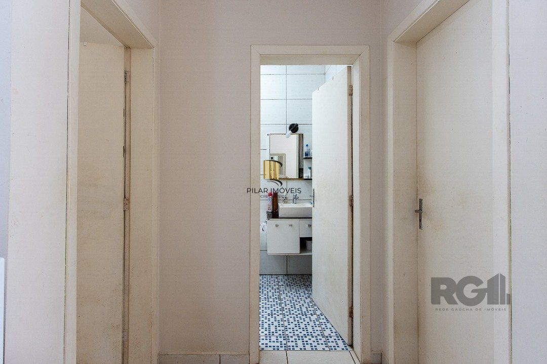 Casa 2 dormitórios no bairro Hípica