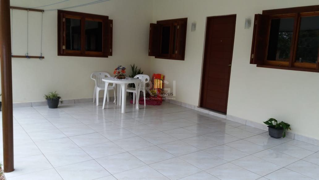 Casa para Venda - 80m², 2 dormitórios, 4 vagas - Lami