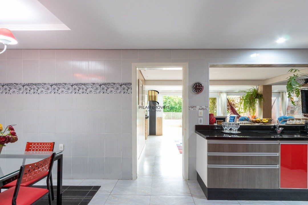 Casa para Venda - 342m², 3 dormitórios, sendo 2 suites, 2 vagas - Espírito Santo