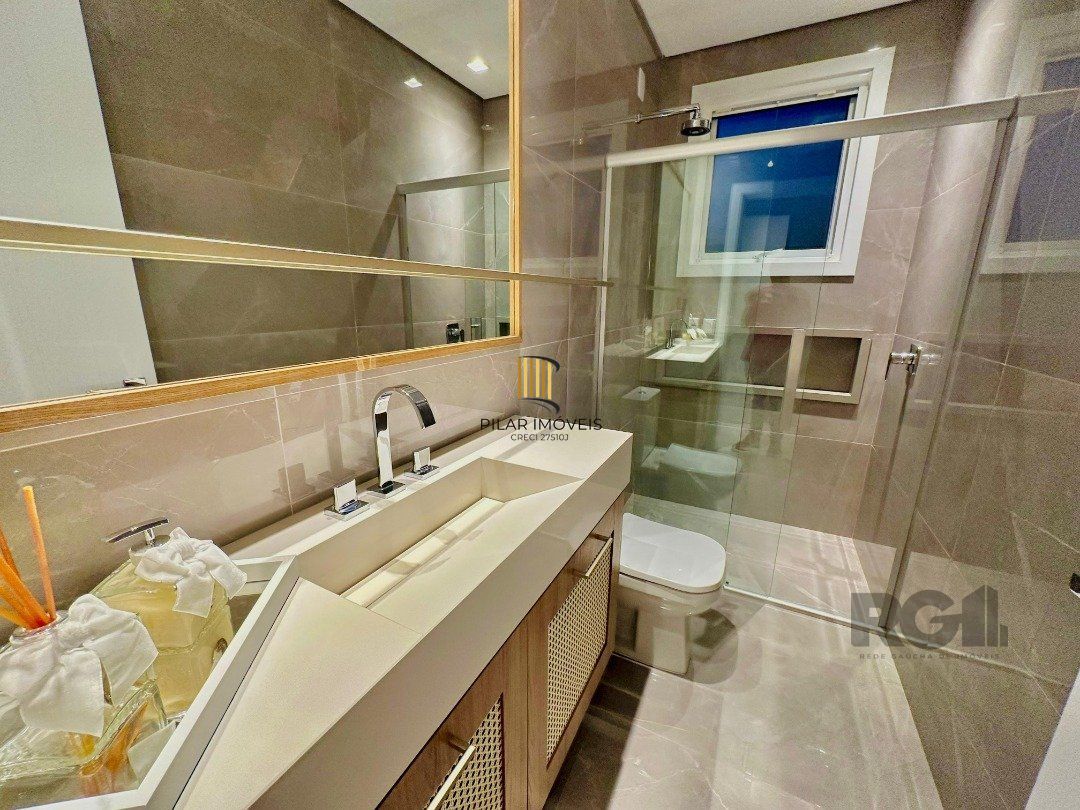 Sobrado Beira Lago com piscina e Deck com 457m² e 5 suítes no Condomínio Sense em Xangri-lá