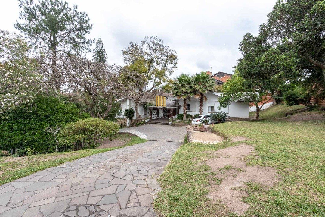 Casa para Venda - 800m², 3 dormitórios, sendo 3 suites, 4 vagas - Vila Assunção