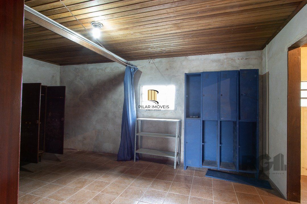 Casa 5 dormitórios no bairro Ipanema