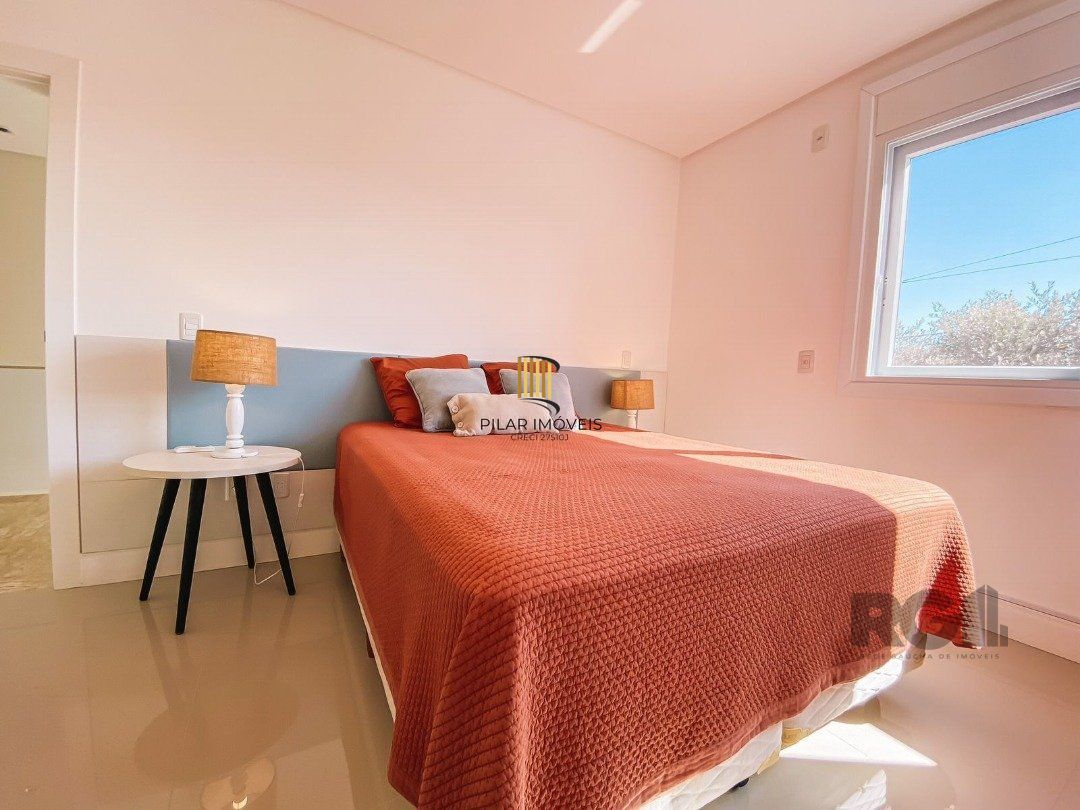 Casa de Condomínio 5 dormitórios no bairro Atlântida Sul