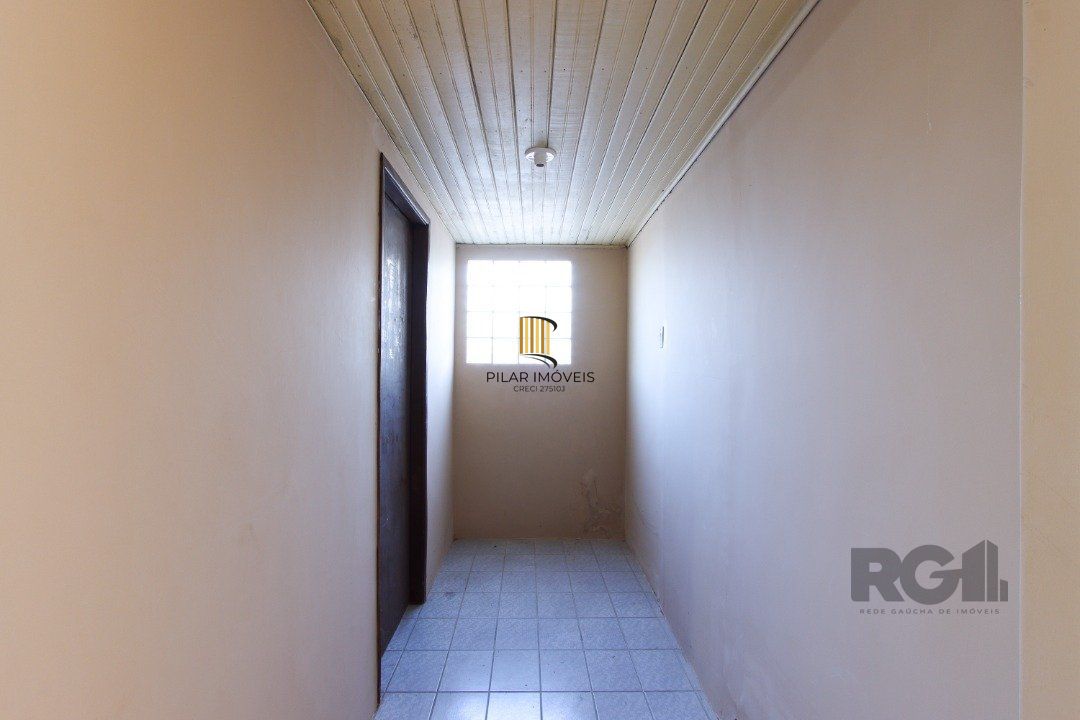 Casa de 2  dormitórios 1 vaga e um amplo pátio na Hípica Porto Alegre 