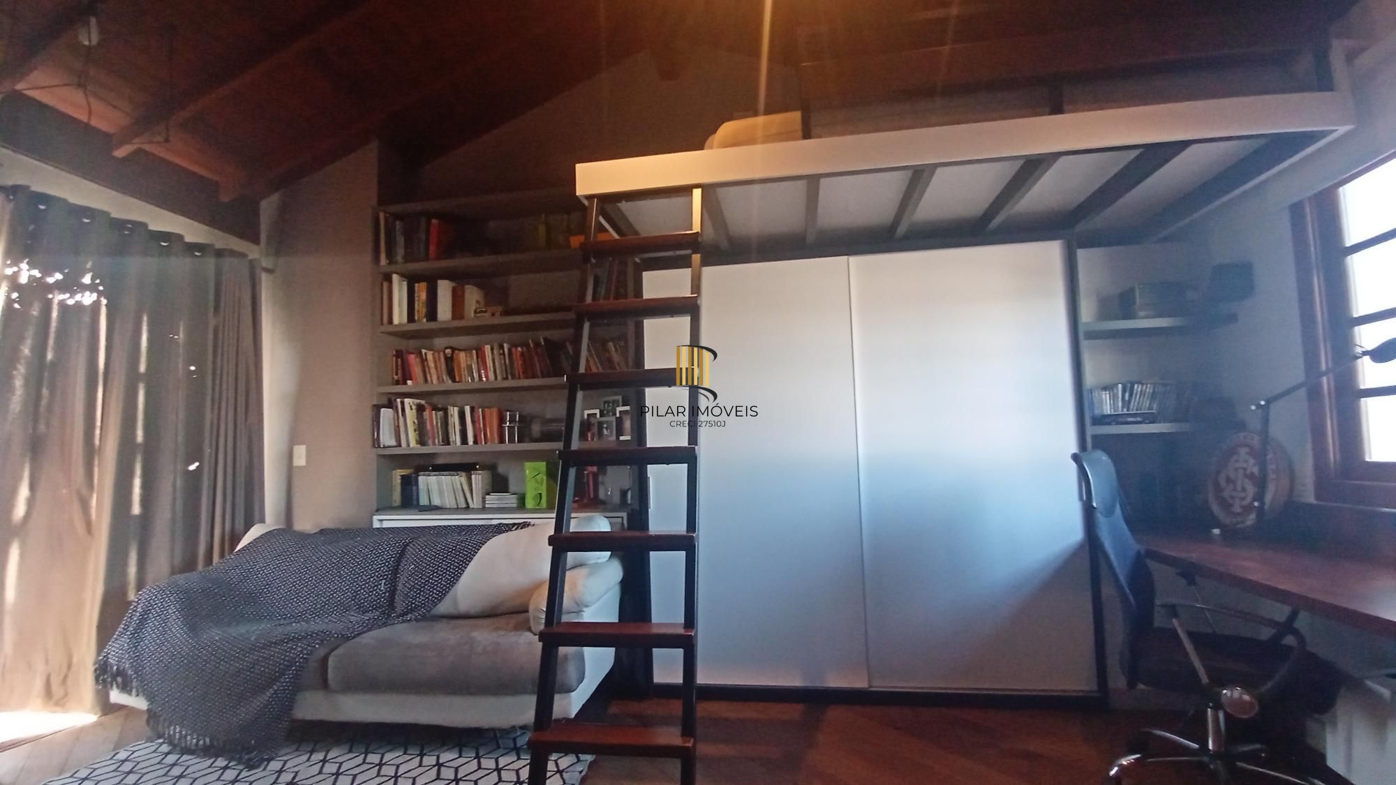 Casa de Condomínio com 3 Suítes, no bairro Tristeza