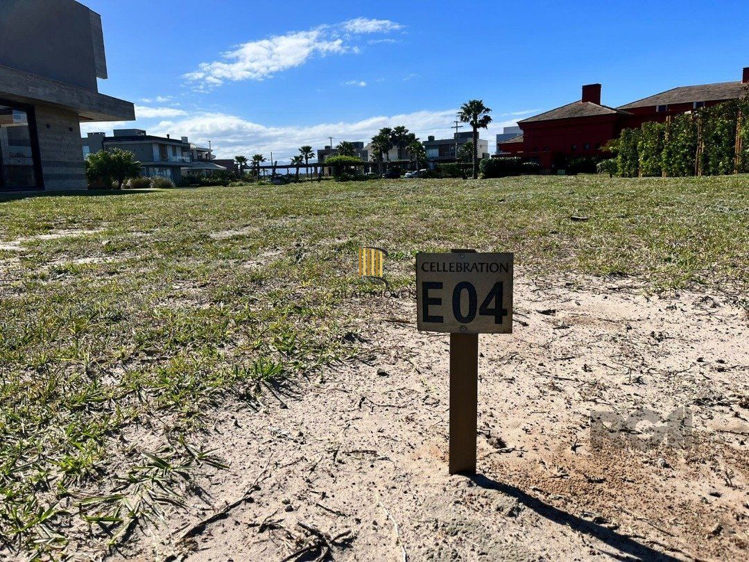 Terreno no bairro Atlântida Sul