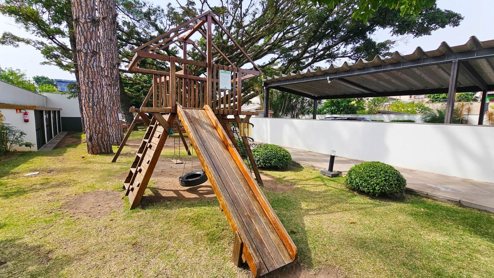 Apartamento no Condomínio Live It, 2 dormitórios, suíte, churrasqueira, vaga coberta.