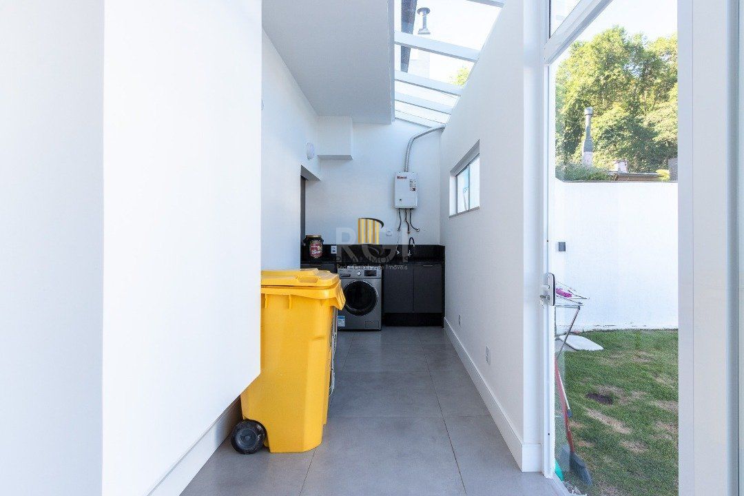 Casa Condominio para Venda - 280m², 3 dormitórios, sendo 3 suites, 4 vagas - Lagos De Nova Ipanema