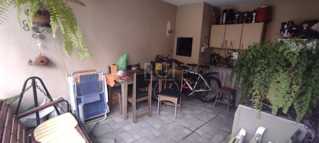 Casa para Venda - 250m², 3 dormitórios, sendo 1 suites, 2 vagas - Ipanema