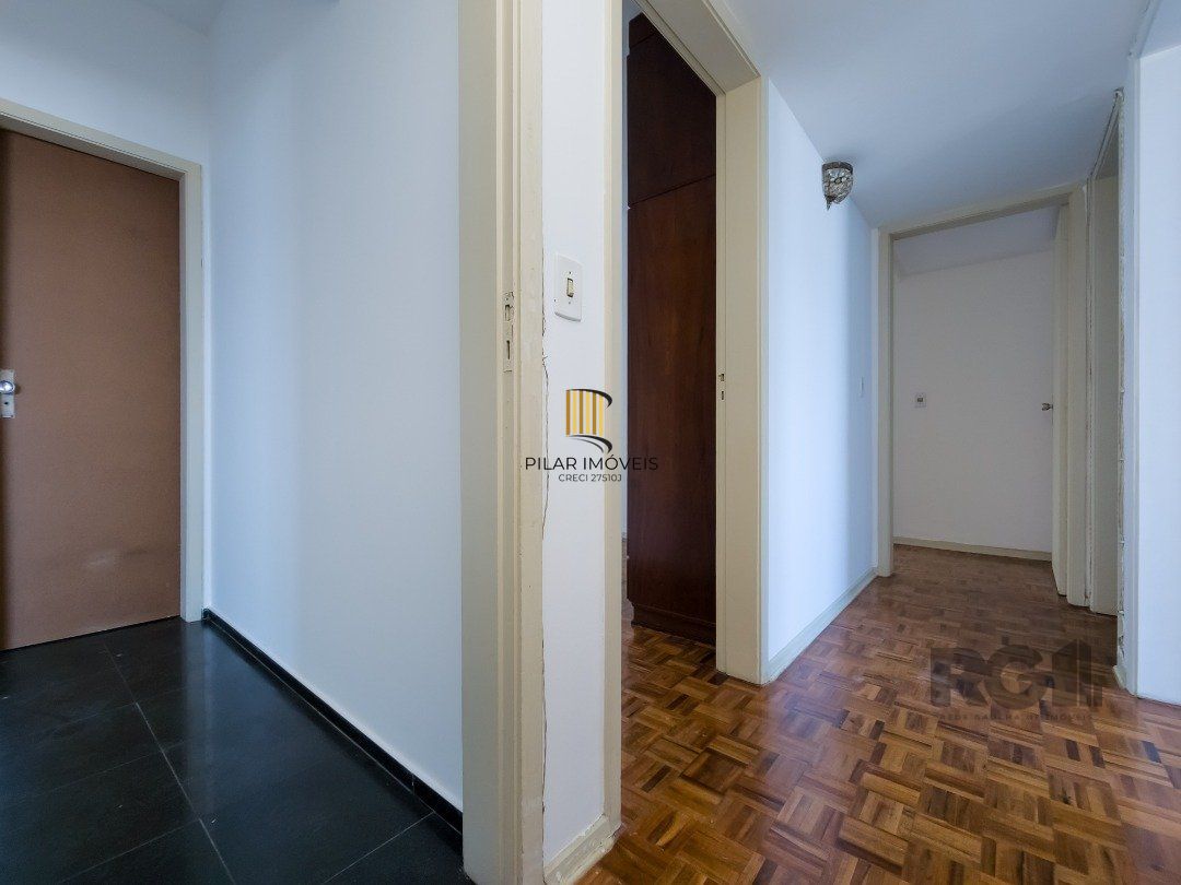 Apartamento, 3 quartos, 1 suite, dependência de empregada, elevador - Centro Histórico - Porto Alegre