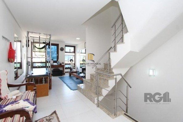 Casa para Venda - 180m², 3 dormitórios, sendo 3 suites, 3 vagas - Hípica