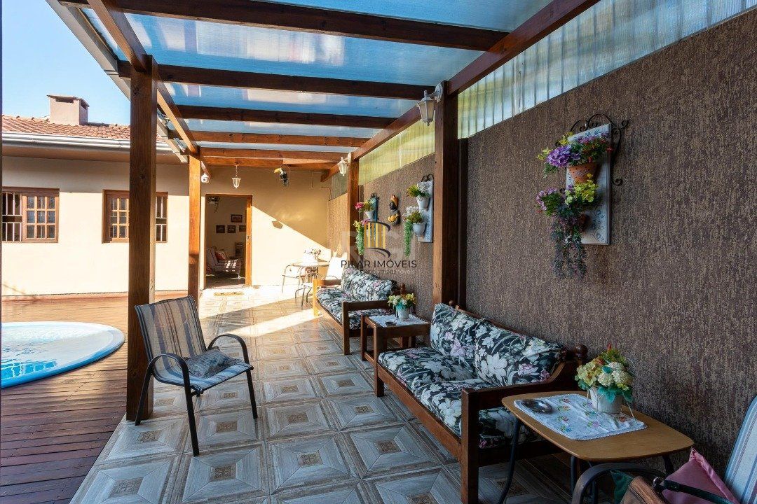 Casa com piscina para Venda , 4 quartos, sendo 1 suite, 3 vagas