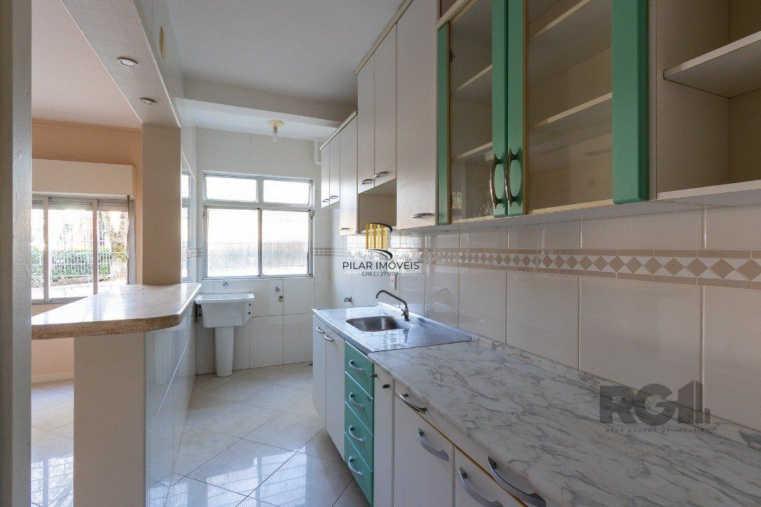 Apartamento de 1 dormitório, com vaga de garagem escriturada, próximo da Av. Otto Niemeyer.