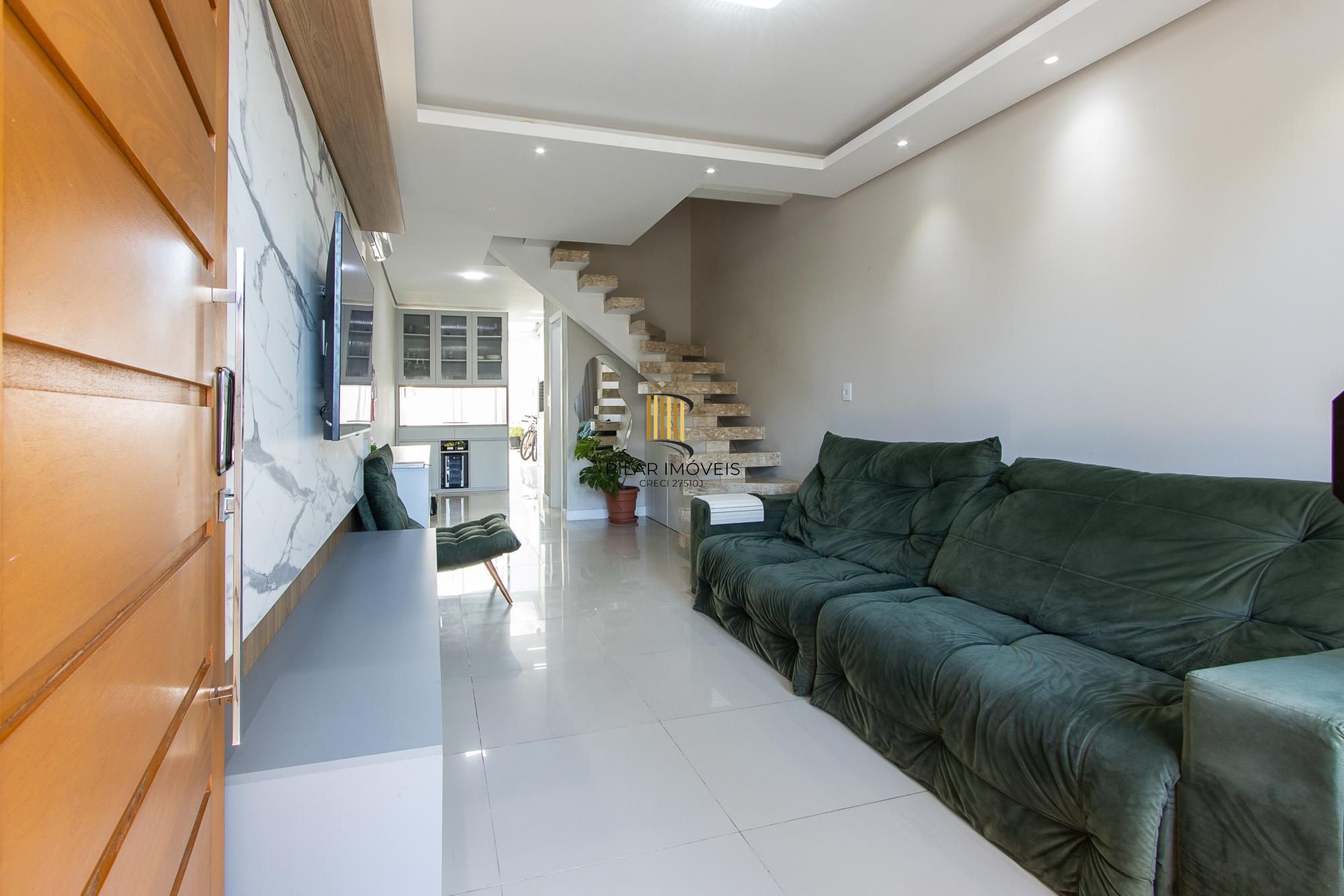 Ótima casa com 3dormitórios 1 suite no bairro Tristeza