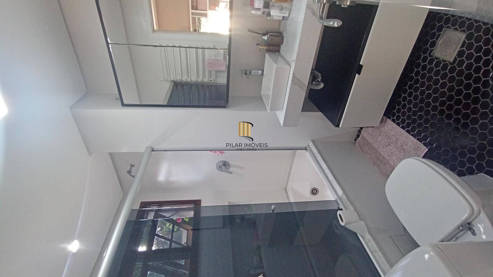 Casa de Condomínio com 3 Suítes, no bairro Tristeza