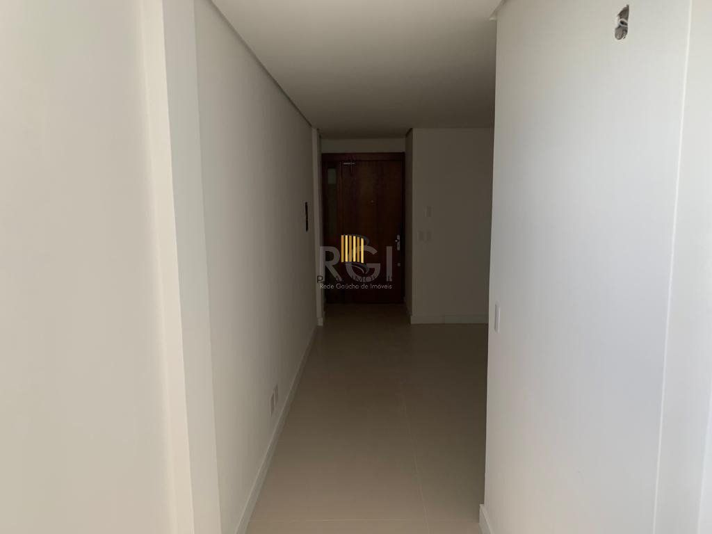 Sala comercial na Getúlio Vargas com 81,92m² privativos