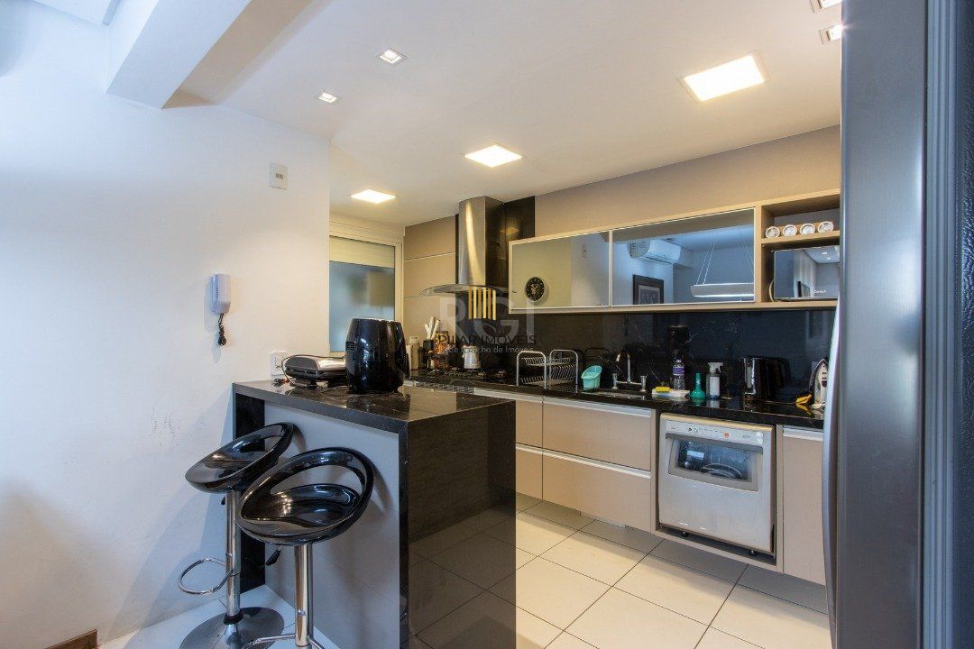 Apartamento 3 dormitórios no bairro Tristeza