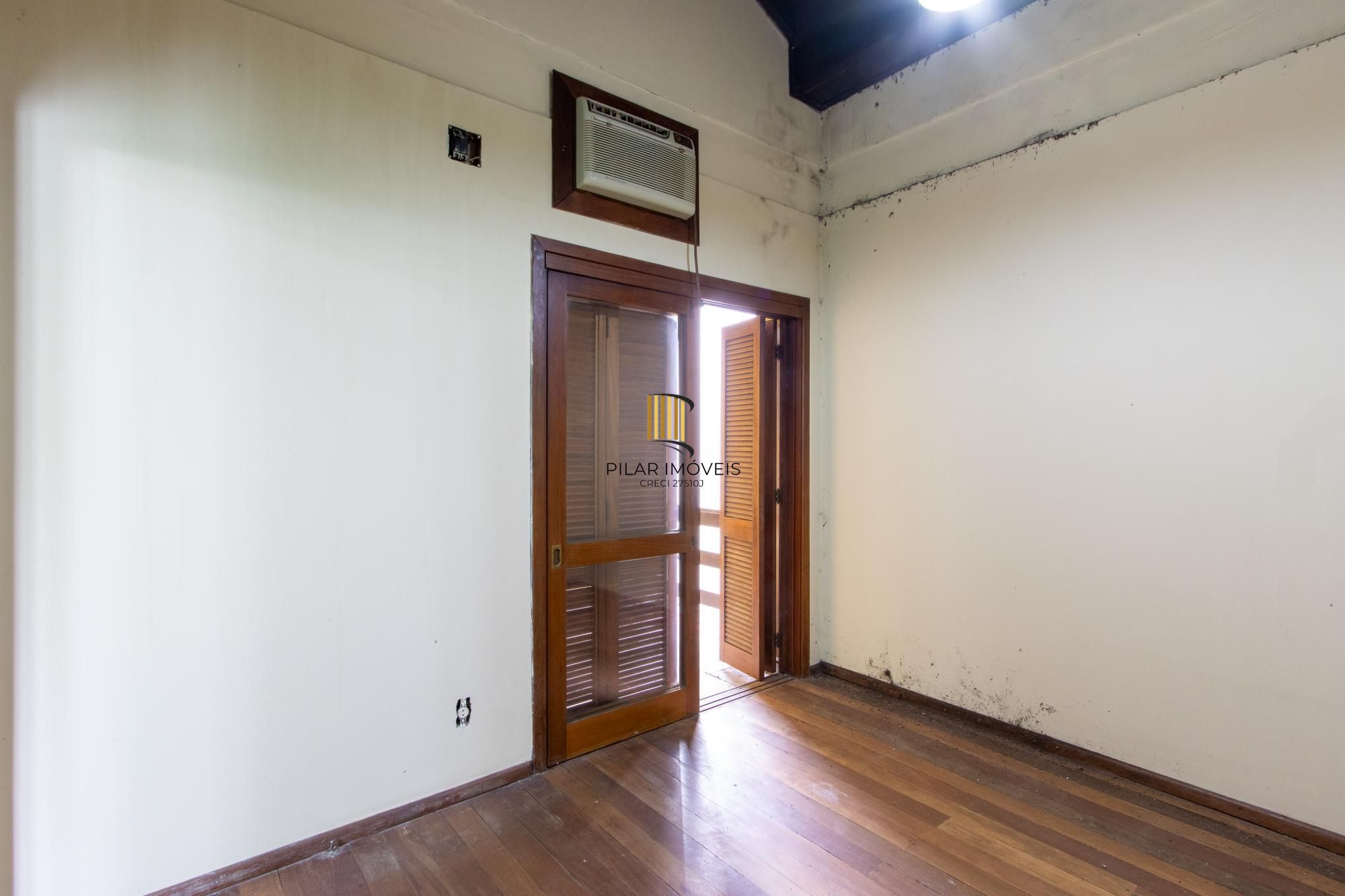 Casa de Condomínio 3 dormitórios no bairro Ipanema