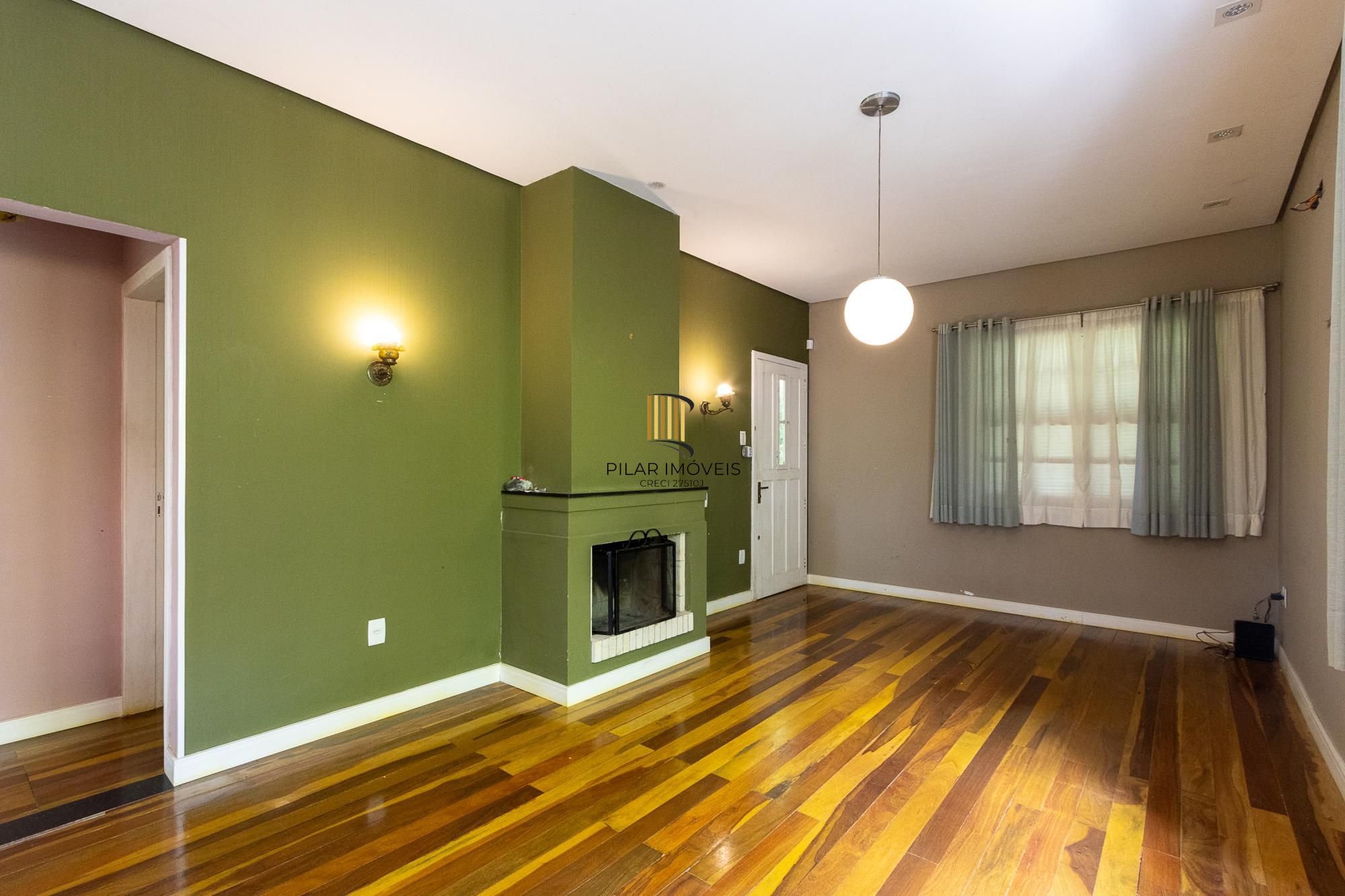 Bela casa térrea, 2 dormitórios e 1 suite - Parte alta do Bairro Espirito Santos