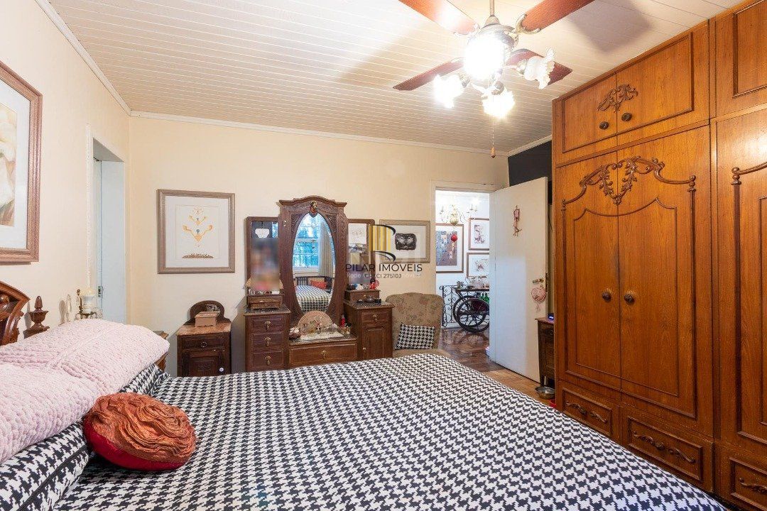 Casa para Venda - 192m², 4 dormitórios, sendo 3 suites, 4 vagas - Tristeza
