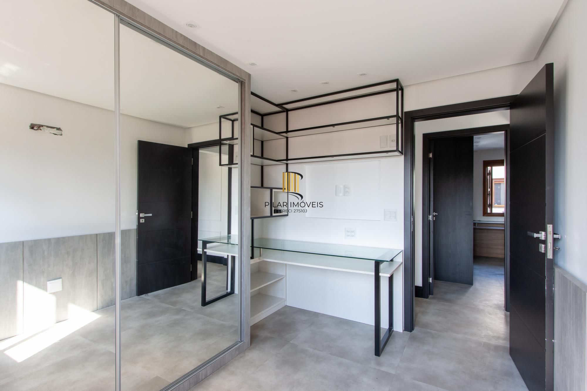 Apartamento 4 dormitórios no bairro Passo da Areia