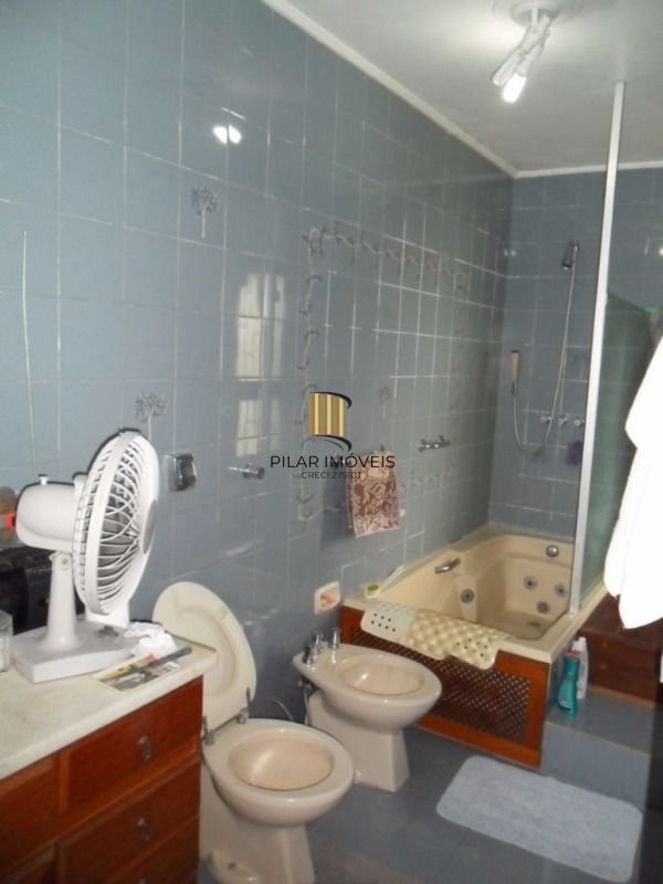 Casa para Venda - 290m², 3 dormitórios, sendo 1 suites, 3 vagas - Nonoai