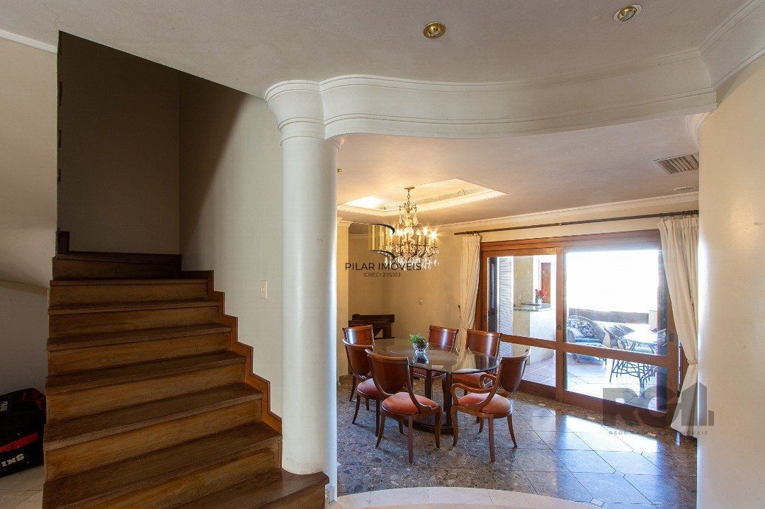 Casa para Venda - 450m², 4 dormitórios, sendo 4 suites, 5 vagas - Vila Assunção