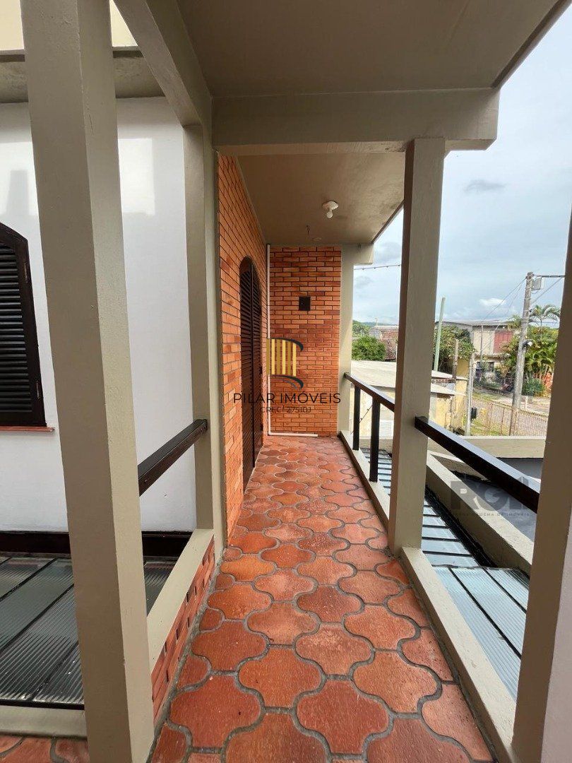 Casa 3 dormitórios no bairro Restinga