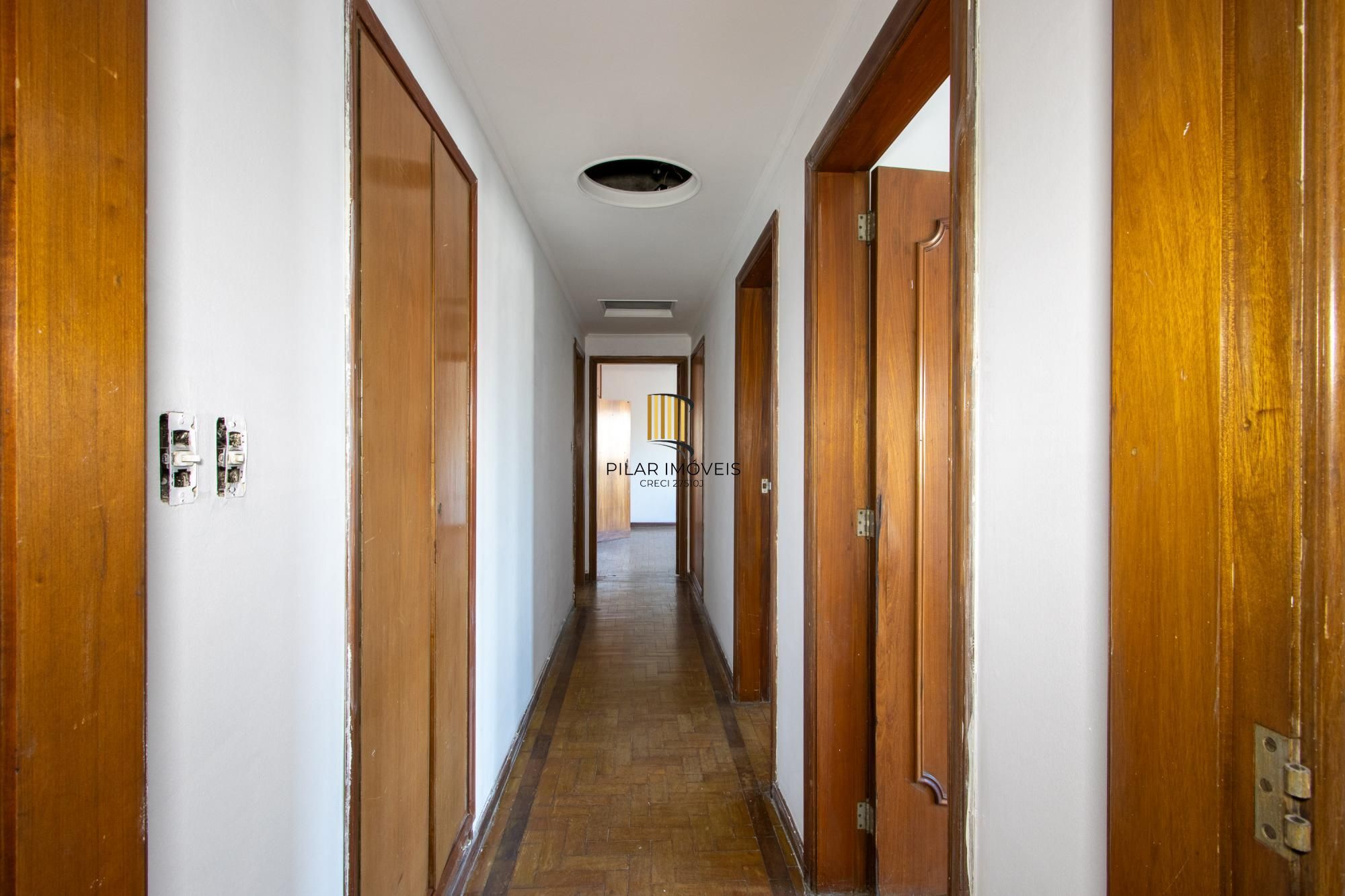 Apartamento para Venda - 238m², 3 dormitórios, sendo 1 suites, 1 vaga - Floresta