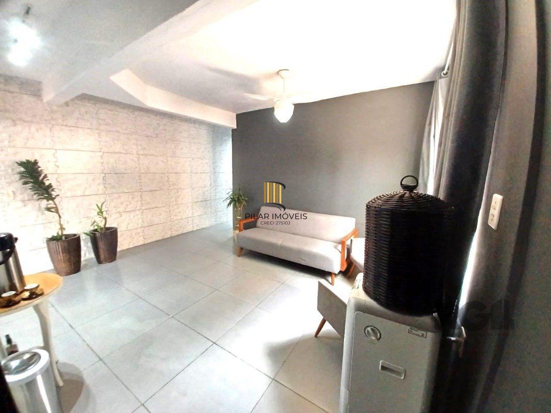 Casa 4 dormitórios no bairro Navegantes