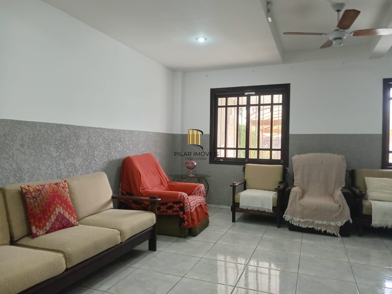 Excelente oportunidade de adquirir um sobrado no charmoso bairro Guarujá